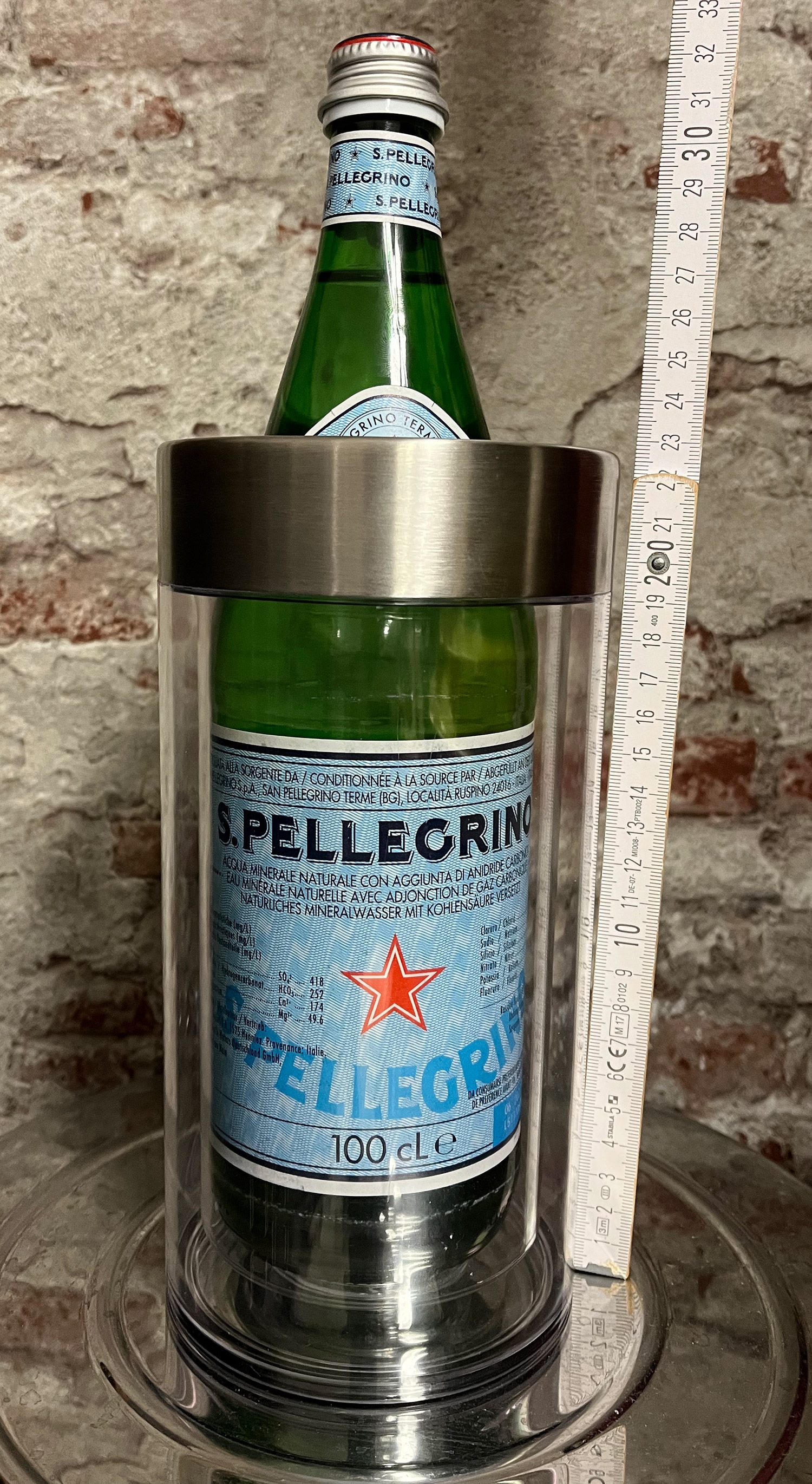 Flaschenkühler aus Kunststoff mit Edelstahlring