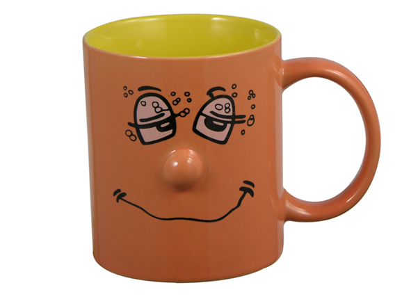 Kaffeetassen mit lustigen Gesichtern