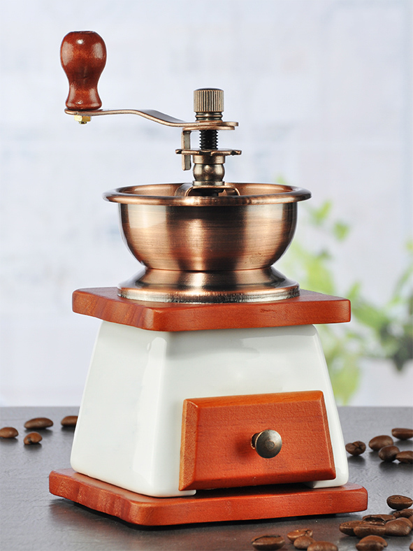 Kaffeemühle aus Holz und Keramik