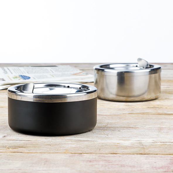 Klapp-Aschenbecher aus Metall