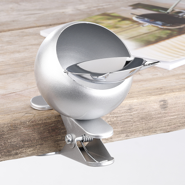 Aschenbecher mit Klipp