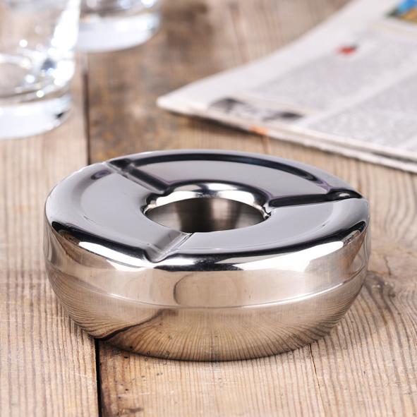 Aschenbecher aus Edelstahl
