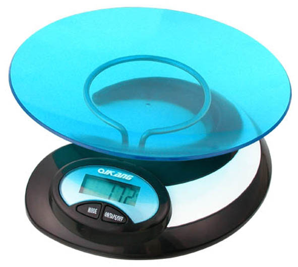 Küchenwaage aus Plastik mit LCD Anzeige