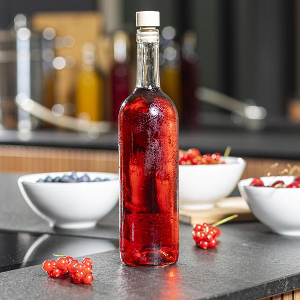 Glasflasche mit Kunststoffkorken,