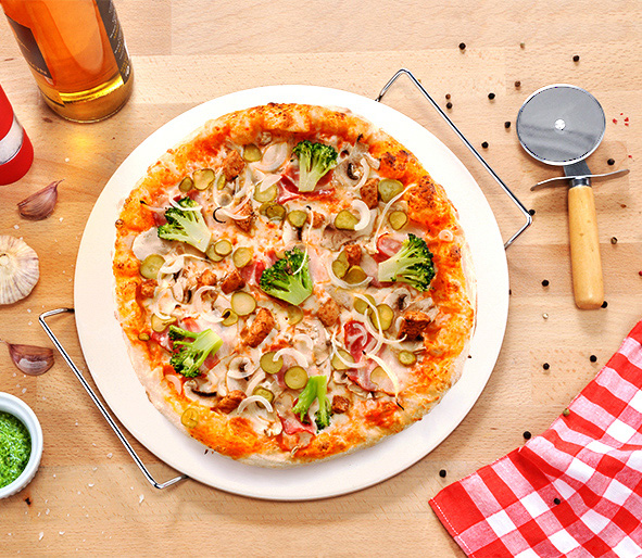 Pizza-Backstein inkl. Pizzaschneider und