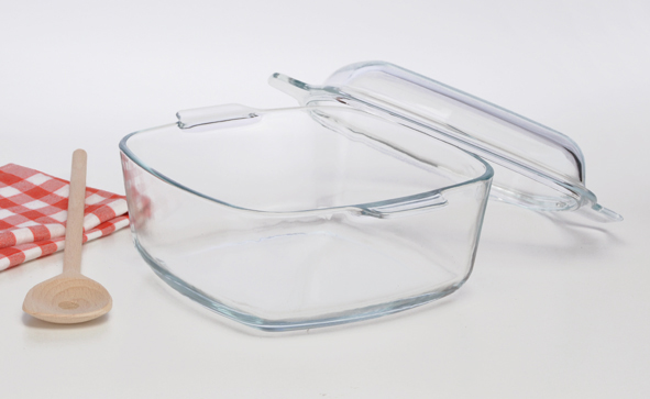 Kasserolle aus Glas mit Deckel