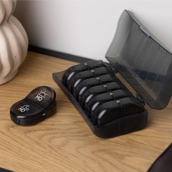 Tablettenbox für 7 Tage, grau, schwarze Dosen