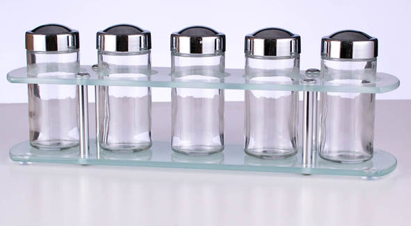 Gewürzregal mit 5 Dosen