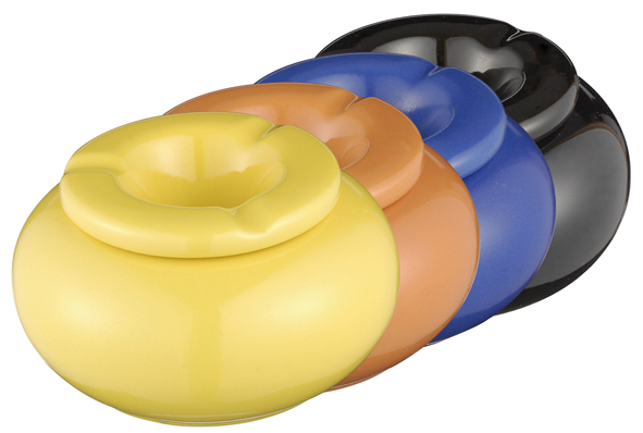 Sturmaschenbecher aus Keramik