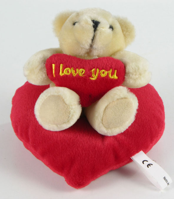 Bär auf Herzkissen, weiß & braun