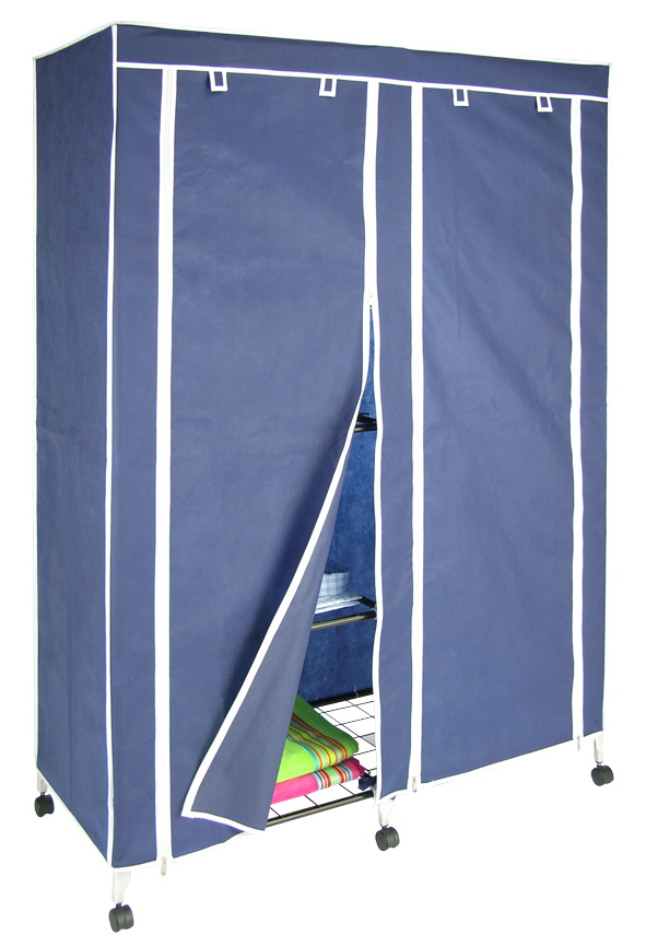 Doppelter Kleiderschrank auf Rollen