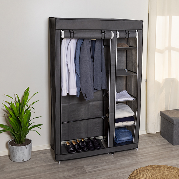 Kleiderschrank mit 2 Reissverschlüssen