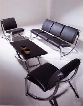 Schwarzes Leder-Sofa