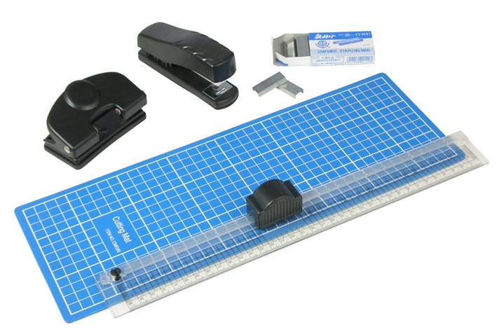 Büro-Set  bestehend aus: 1 Locher,