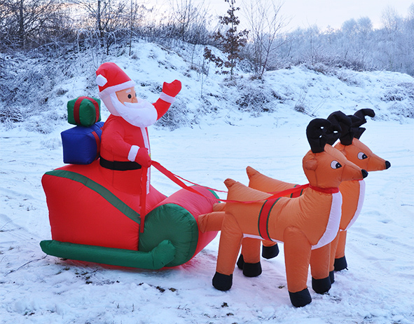 Weihnachtsmann mit Schlitten