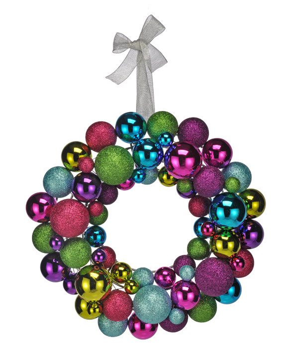 Dekorativer Kranz aus Christbaumkugeln