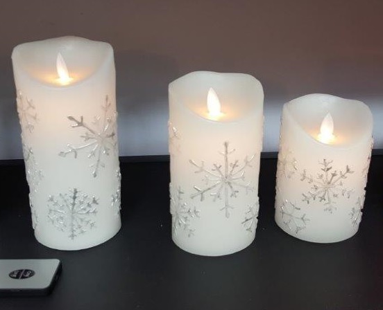 weiße LED Kerze mit Schneeflocke