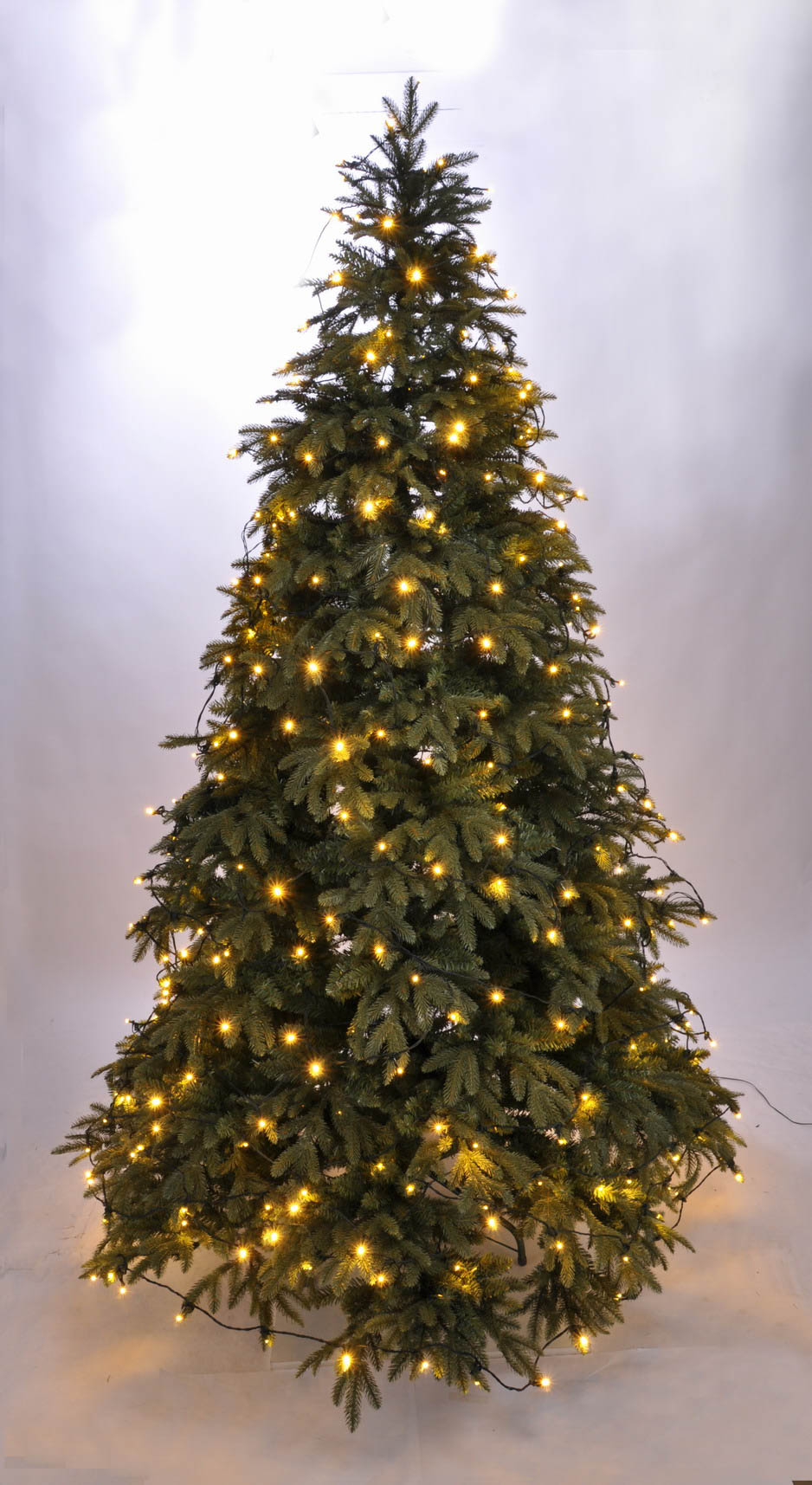 Weihnachtsbaum 255cm hoch, mit Metall-