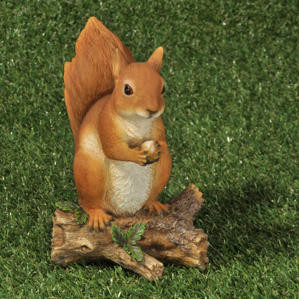 Gartenornament Eichhörnchen