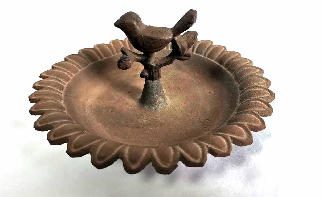 Vogeltränke aus Gusseisen