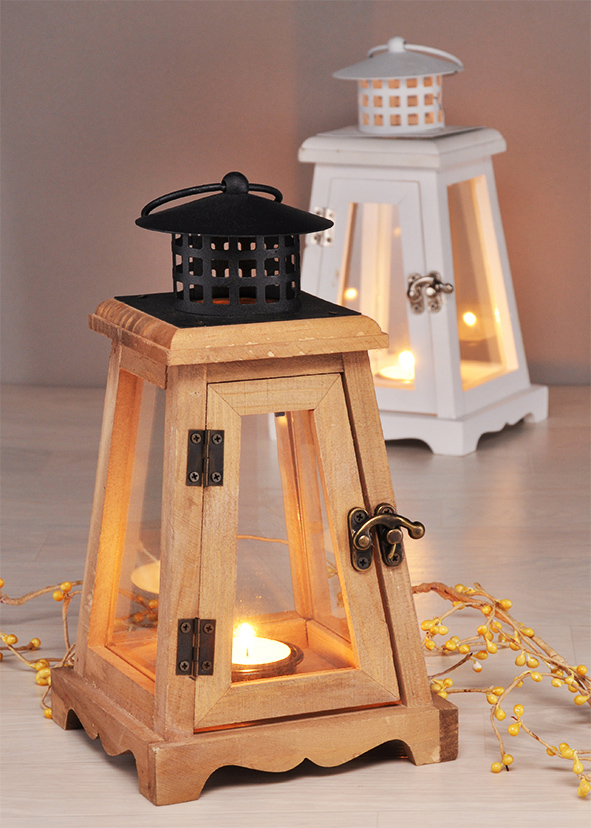 Holzlaterne mit Teelichthalter