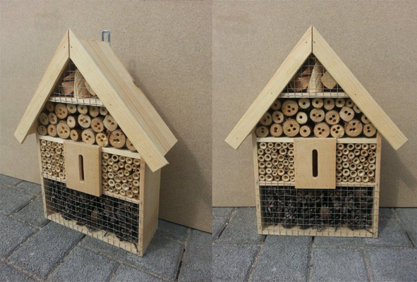 Insektenhotel mit grünem Dach