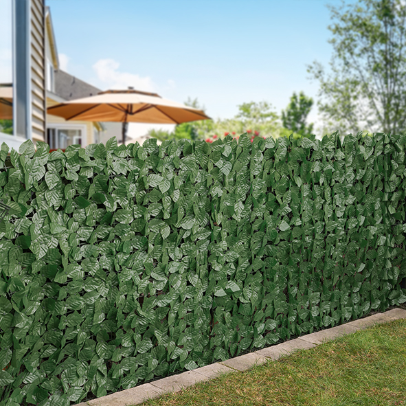 Sichtschutzhecke / Blätterwand