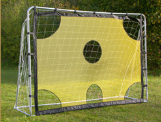 Fußballtorwand mit elastischem