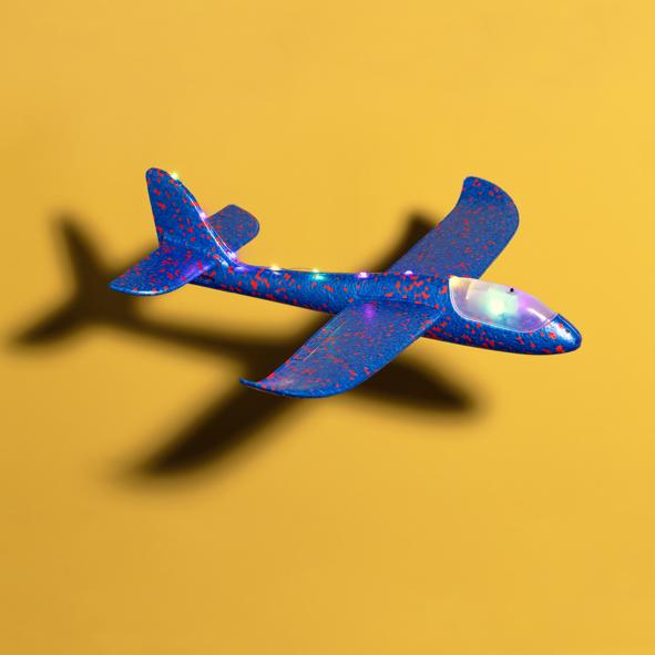 Styroporflugzeug mit LED