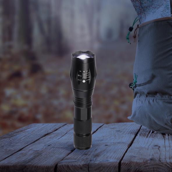 LED Taschenlampe ~ 300 Lumen