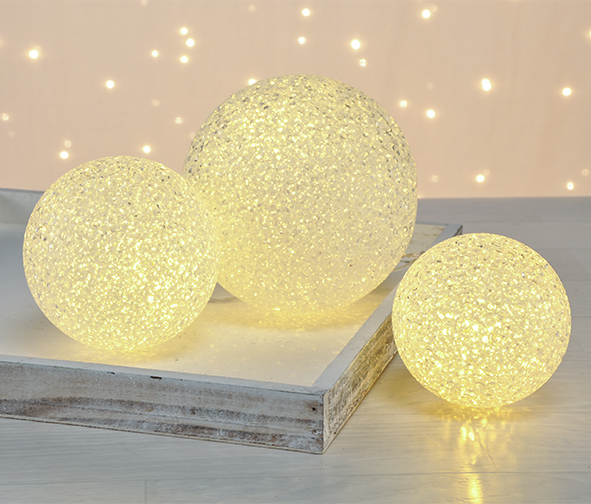 Dekokugeln, beleuchtet