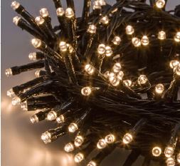 Lichterkette mit 240 warm-weißen LEDs