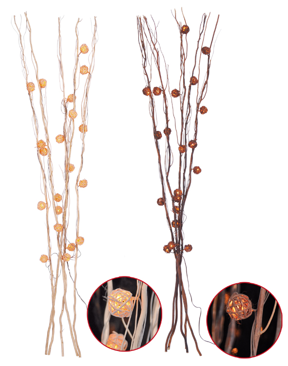 Lichterzweige mit Rattan Kugeln