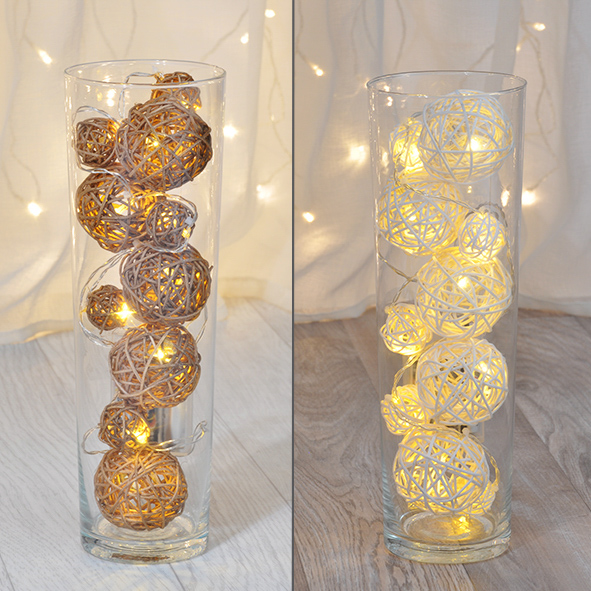 Vase mit Dekokugeln und 10 LED Lichtern