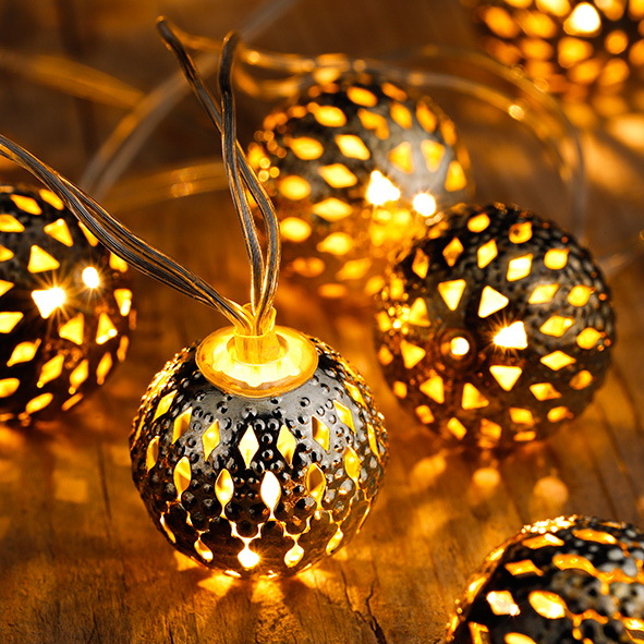 LED Lichterkette "silber Dekobälle"
