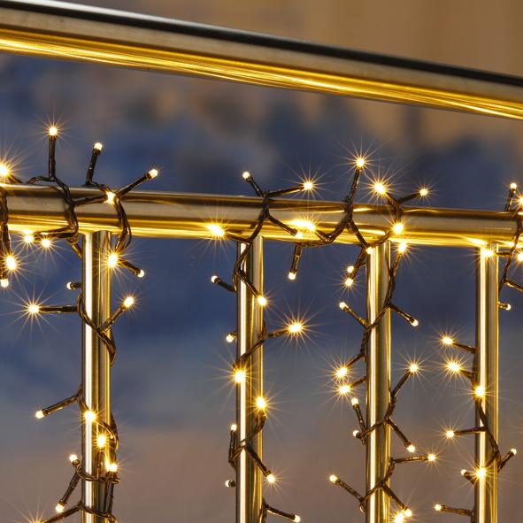 Lichterkette mit 1500 warm weißen LEDs