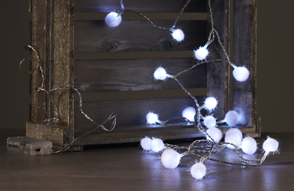 LED Batterie-Lichterkette "weiße Schneebälle"