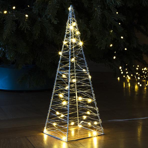 Metall Pyramide mit 30 warm weißen LEDs