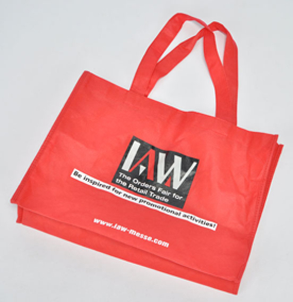 Einkaufstasche mit IAW Logo