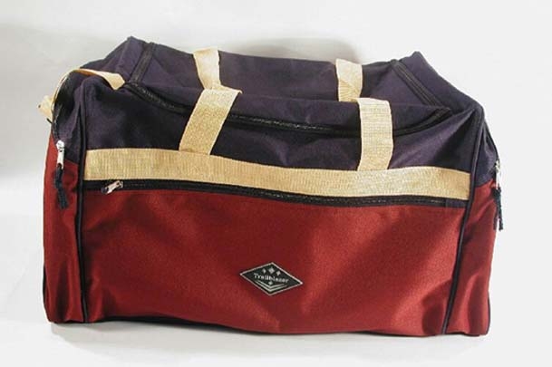 Reisetasche in marine/burgund