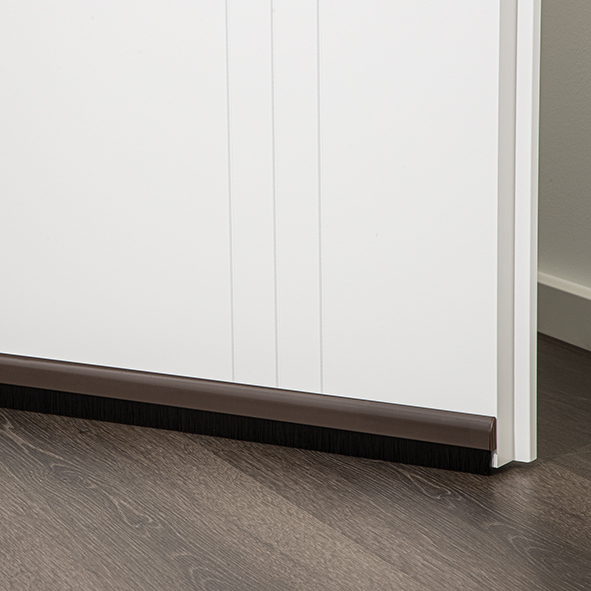 Türleiste mit Bürste, braun