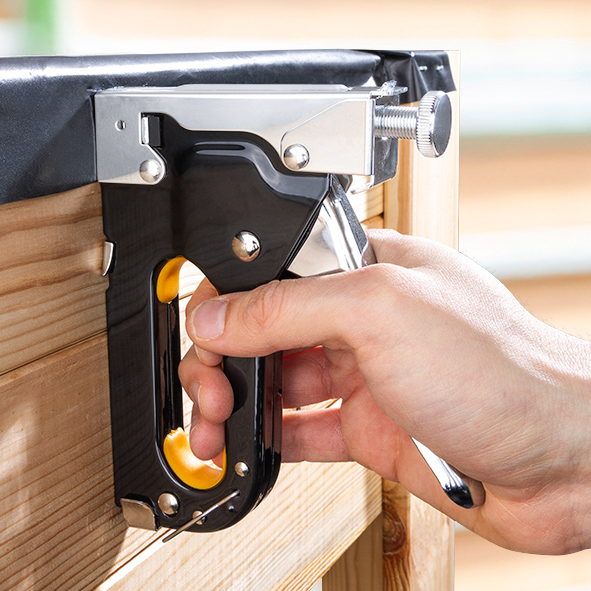 Handtacker mit Zubehör