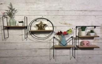 Holzregal aus Buchstaben HOME