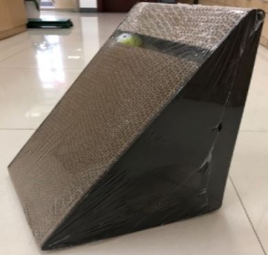 Kratzbrett mit Katzenminze