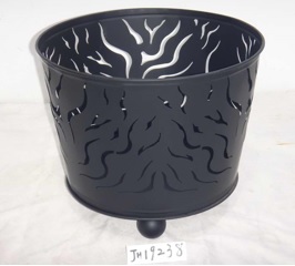 Feuerkorb aus Eisen, Design: Flammen