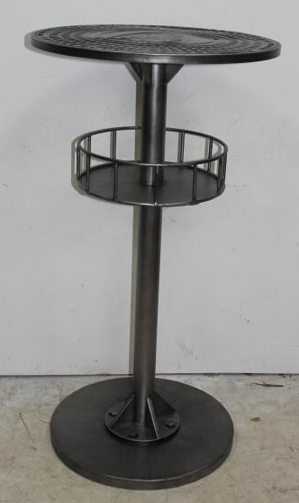 Metalltisch mit Ablage, rustikal