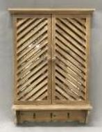 Spiegel Fenster mit Holz Laden und Ablage aus Holz