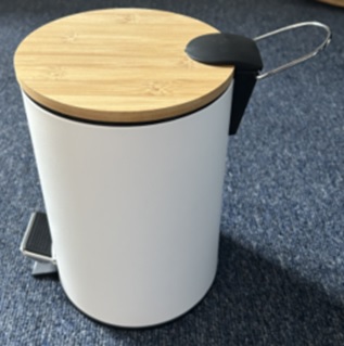 Kosmetikeimer, weiß mit Bambusdeckel