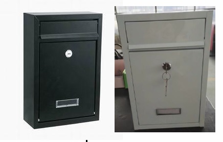 Briefkasten aus Metall, farbig sortiert