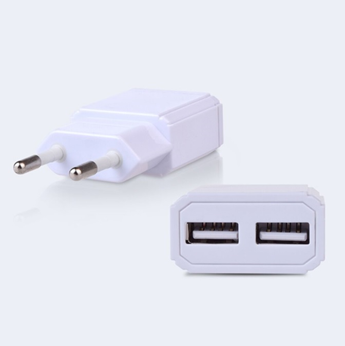 Doppel-USB Steckdosen-Adapter